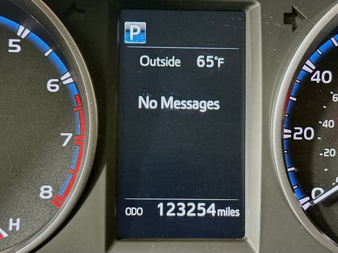Used 2017 Toyota RAV4 XLE w/ Plus Special Value Package FWD image 18