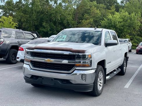 Used 2017 Chevrolet Silverado 1500 LT w/ All Star Edition AWD/4WD image 3