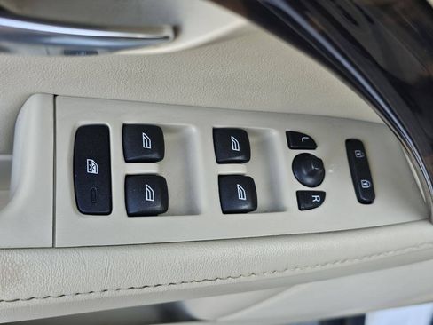 Used 2015 Volvo XC70 T5 Platinum w/ Protection Package FWD image 26