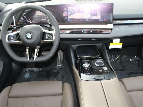 Used 2026 BMW 530i xDrive w/ Executive Package AWD/4WD image 28