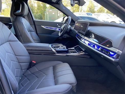 Certified 2025 BMW 740i xDrive w/ Executive Package image 29