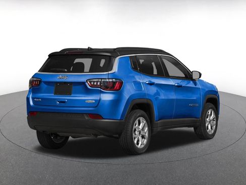 Used 2025 Jeep Compass Limited AWD/4WD image 5