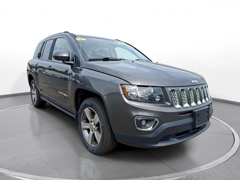 Used 2016 Jeep Compass High Altitude FWD image 1