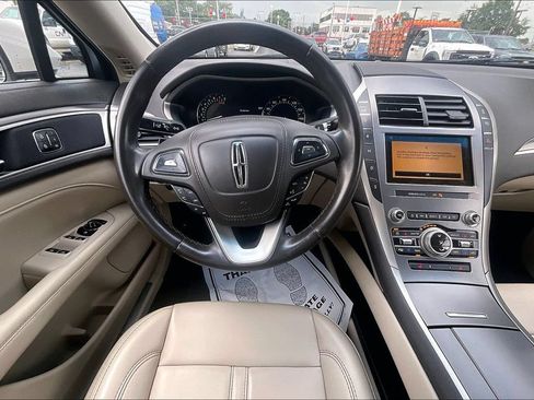 Used 2019 Lincoln MKZ Premiere FWD image 4