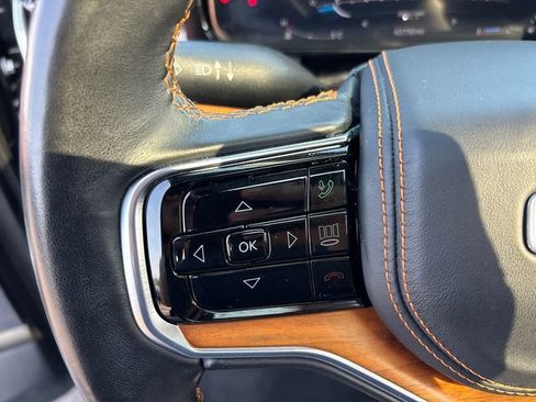 Used 2022 Jeep Grand Wagoneer Series III AWD/4WD image 22