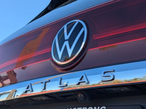 Used 2025 Volkswagen Atlas SE w/ Panoramic Sunroof Package image 34