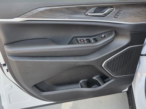 New 2026 Jeep Grand Cherokee Limited image 33