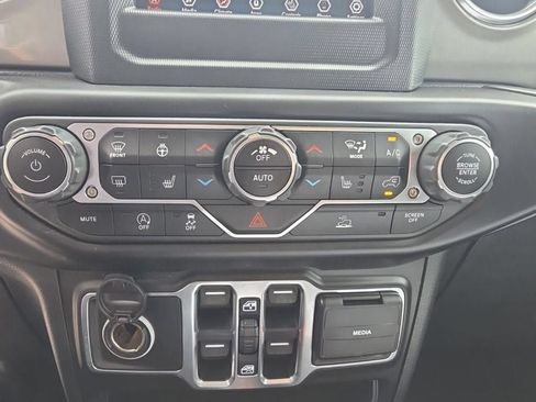 Used 2020 Jeep Gladiator Overland w/ LED Lighting Group AWD/4WD image 42