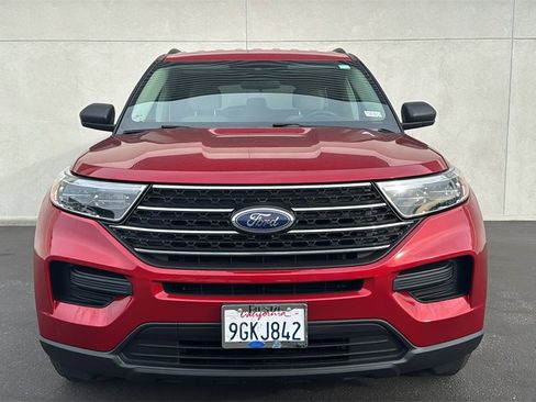 Certified 2023 Ford Explorer XLT image 2