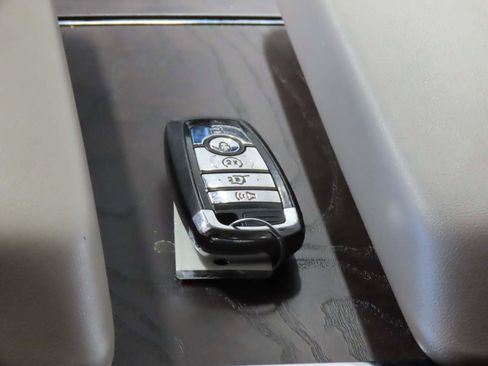 Used 2022 Lincoln Navigator Reserve image 17