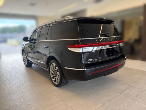 Certified 2023 Lincoln Navigator Reserve AWD/4WD image 3
