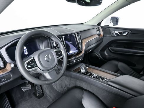 Certified 2023 Volvo XC60 B5 Plus w/ Protection Package Premier image 6