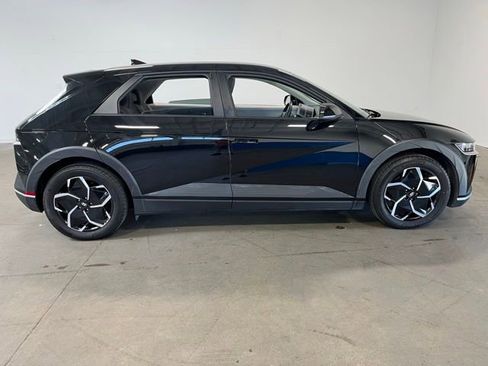 Used 2024 Hyundai Ioniq 5 SEL RWD image 2