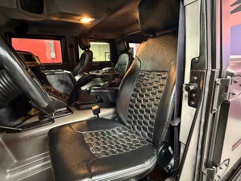 Used 2002 HUMMER H1 4-Door Wagon image 9