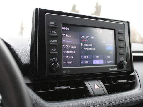 Used 2021 Toyota RAV4 XLE w/ Convenience Package image 31