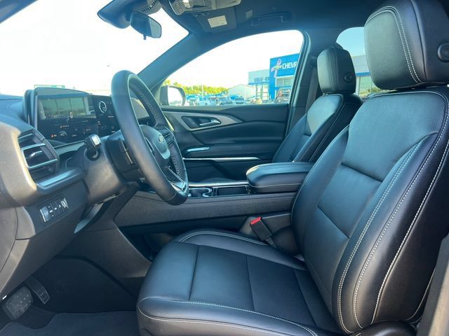 Used 2026 Chevrolet Traverse LT AWD/4WD image 4
