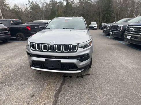 Used 2023 Jeep Compass Limited w/ Elite Group AWD/4WD image 14