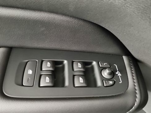 Certified 2025 Volvo XC60 T8 Core w/ Protection Package Premier AWD/4WD image 10