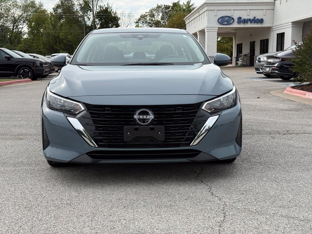 Used 2025 Nissan Sentra SV FWD image 2
