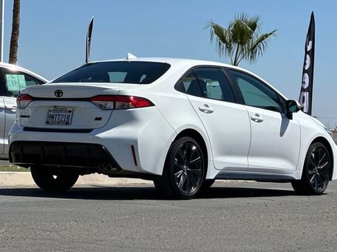 Used 2024 Toyota Corolla SE image 3