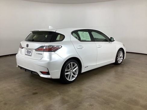 Used 2016 Lexus CT 200h w/ Navigation Package FWD image 8
