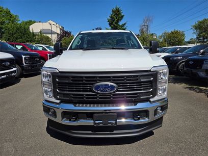 New 2025 Ford F250 XL w/ XL Chrome Package
