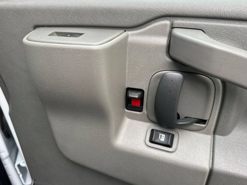 Used 2025 Chevrolet Express 3500 LT w/ LT Preferred Equipment Group RWD image 22