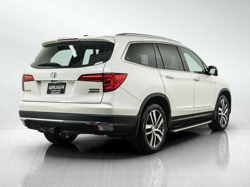 Used 2017 Honda Pilot Touring image 5