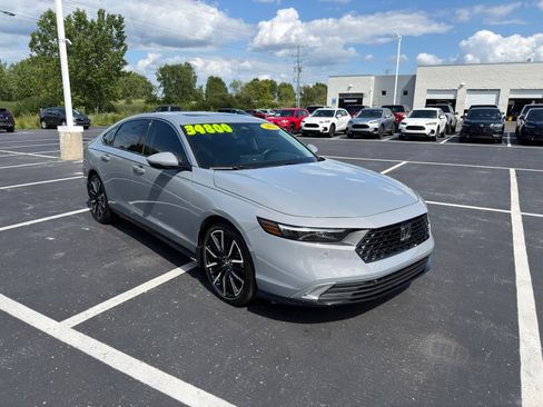 Used 2025 Honda Accord Touring image 8