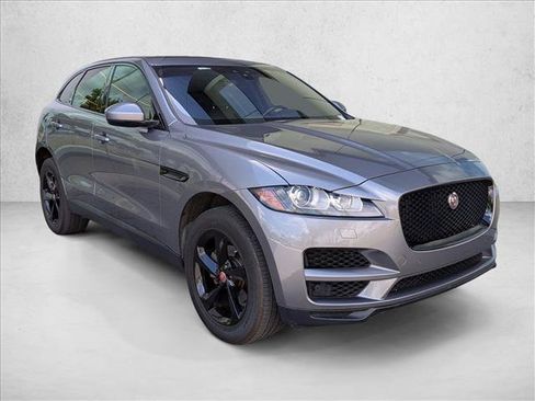Used 2020 Jaguar F-PACE Premium image 3