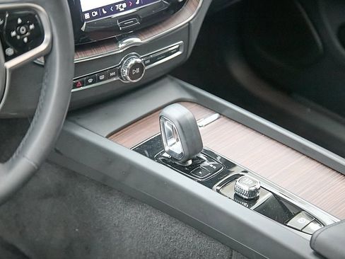 Certified 2023 Volvo XC60 B5 Plus w/ Protection Package Premier image 15