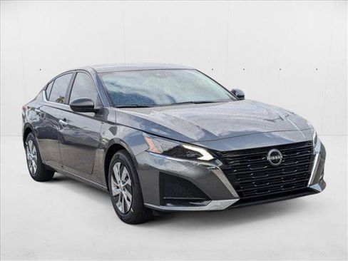 New 2025 Nissan Altima 2.5 S image 6