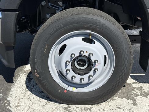 New 2026 Ford F550 4x4 Crew Cab image 9