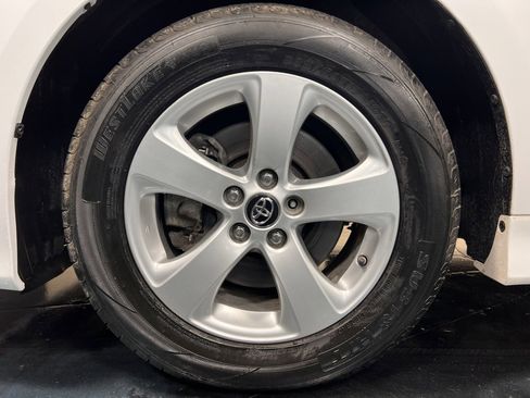 Used 2020 Toyota Sienna L image 7