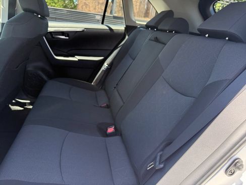 Certified 2025 Toyota RAV4 XLE FWD image 25