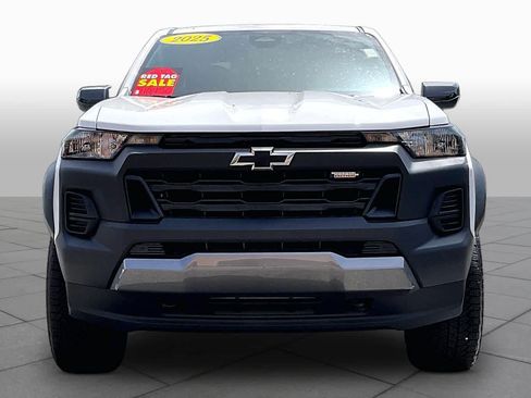 Used 2025 Chevrolet Colorado Trail Boss AWD/4WD image 4