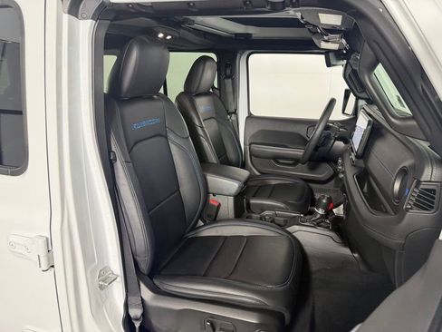Used 2024 Jeep Wrangler Unlimited Rubicon 4xe AWD/4WD image 32