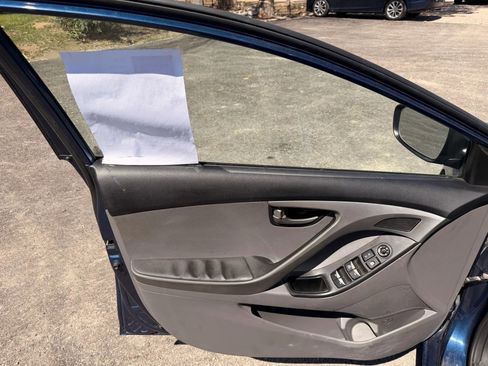 Used 2016 Hyundai Elantra SE image 8