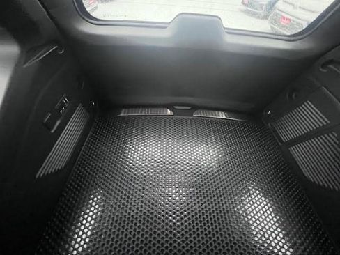 Used 2023 Chevrolet Suburban Z71 w/ Z71 Off-Road Package image 18