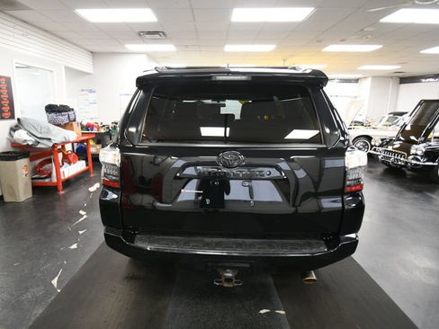 Used 2017 Toyota 4Runner SR5 Premium AWD/4WD image 6