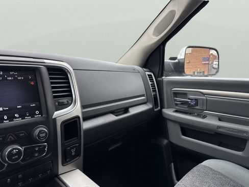 Used 2018 RAM 3500 SLT w/ Luxury Group AWD/4WD image 19