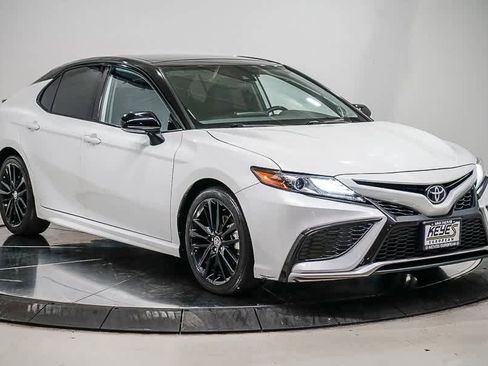 Used 2023 Toyota Camry XSE image 5