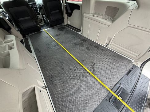 Used 2012 RAM C/V image 23