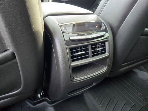 Used 2018 Cadillac XT5 Premium Luxury image 32