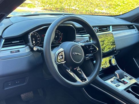 Used 2026 Jaguar F-PACE R-Dynamic S image 4