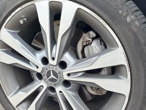 Used 2018 Mercedes-Benz C 300 4MATIC Sedan image 16