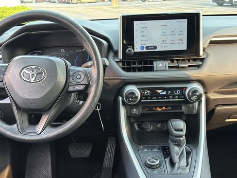 Used 2025 Toyota RAV4 LE AWD/4WD image 7