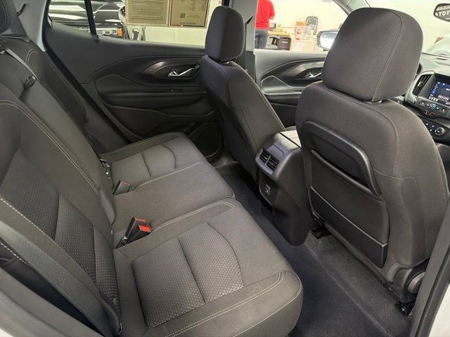 Used 2024 GMC Terrain SLE AWD/4WD image 11