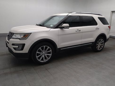 Used 2017 Ford Explorer Limited AWD/4WD image 2