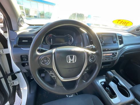 Used 2017 Honda Pilot LX image 30